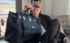 Bộ sưu tập túi Hermès của tiền đạo Erling Haaland gây sốt World Cup