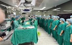 Nếu bố tôi không thể ở lại, hãy để một phần của ông tiếp tục sống