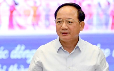 Chuyển mạnh từ 'phát triển văn hóa' sang 'phát triển bằng văn hóa'