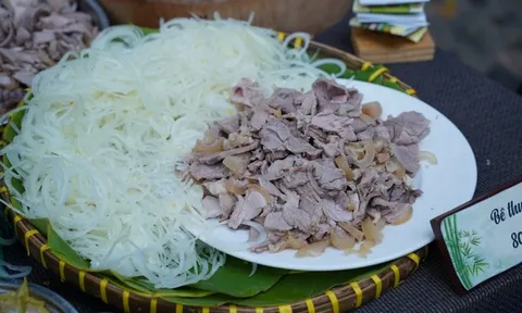 Buffet hơn 50 món ngon tại Khu du lịch Văn Thánh