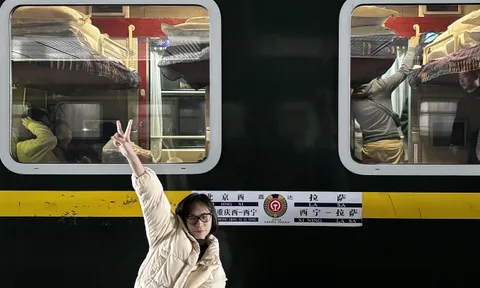 Chuyến tàu trên mây và giấc mơ Tây Tạng của cô gái Việt
