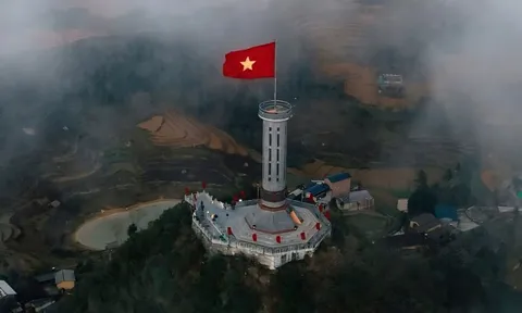 Cột cờ Lũng Cú Hà Giang tạm dừng đón khách