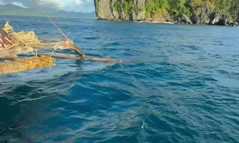 Đi du lịch cùng con cháu cướp biển Philippines