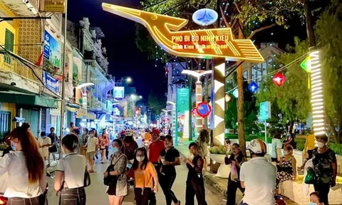 Tạm dừng hoạt động phố đi bộ Ninh Kiều