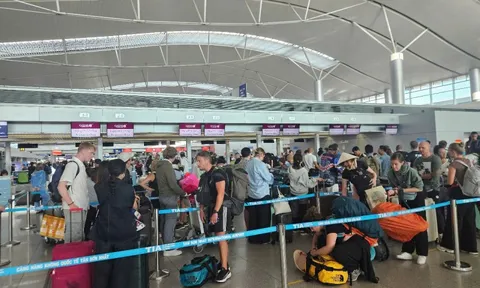 Mua tour trọn gói đi Úc, khách méo mặt vì chuyến bay bị delay… 2 ngày!