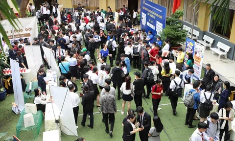 Các doanh nghiệp lớn "săn đầu người" tại STHC Career Day 2025