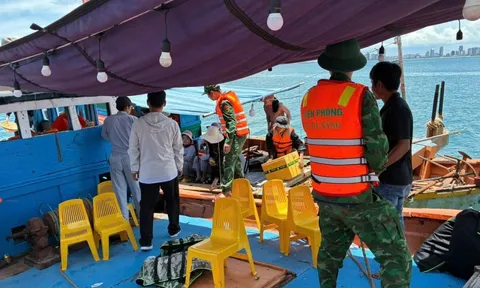 Dịch vụ du lịch "chui" ở biển Đà Nẵng, du khách coi chừng tiền mất tật mang