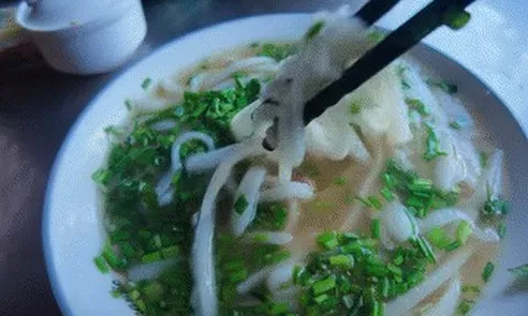 Đặc sản Quảng Trị có tên lạ, khách Hà Nội toát mồ hôi vẫn xuýt xoa khen