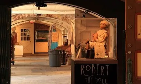 Vì sao nhiều người chi tiền khủng để 'du lịch rùng rợn'?