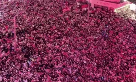 Hình ảnh người 'đông như kiến' gây sửng sốt ở Trung Quốc