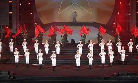 Mãn nhãn với cảnh đồng diễn võ thuật đặc công, múa súng của quân đội Việt Nam