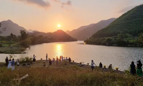 Đập dâng Nam Mỹ, điểm hẹn ngắm hoàng hôn mới của giới trẻ Đà Nẵng