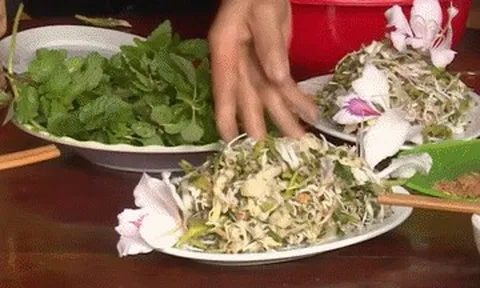 Đặc sản giải ngán đầu năm ở Tây Bắc, khách Hà Nội vượt trăm km đến thưởng thức