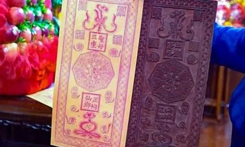 Lùm xùm chuyện mộc bản tại Phủ Dầy