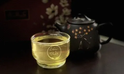 Ấm trà lúc 3 giờ sáng