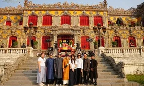 "Hoàng hậu cuối cùng" khai máy, tái hiện "vàng son một thuở"