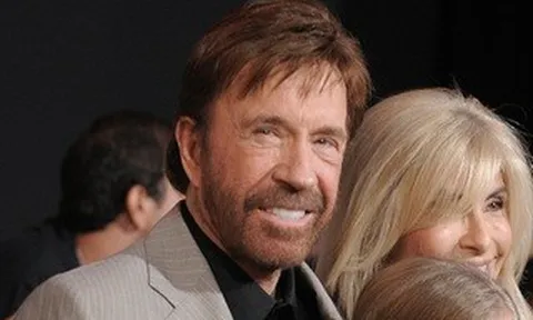 Ngôi sao võ thuật Chuck Norris - từng "đối đầu" Lý Tiểu Long - qua đời
