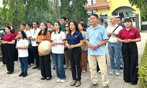 50 văn nghệ sĩ về thăm Chiến khu Đ