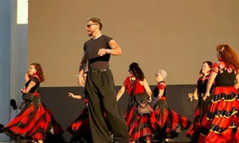 Hơn 500 người học múa miễn phí Line Dance tại Vũng Tàu