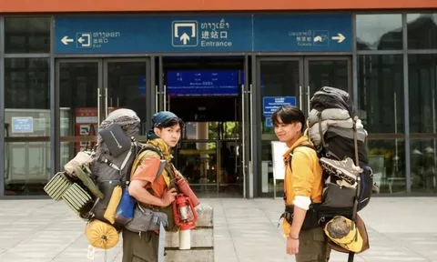 Chuyện gì đang xảy ra ở Vang Vieng?