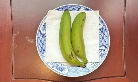 Khách sạn Huế mời khách 2 quả chuối xanh