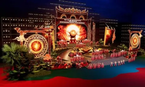 Sân khấu 2.000m² tái hiện huyền tích dựng nước tại Lễ hội Đền Hùng