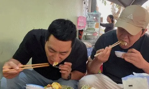 Khách Hàn lần đầu thử một món ở vỉa hè TPHCM, khen đáng dậy sớm để ăn