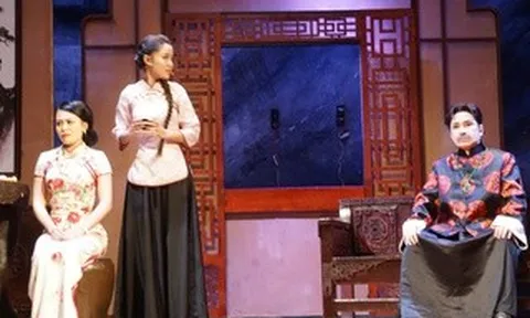 NSƯT Vũ Luân thăng hoa cảm xúc cùng dàn nghệ sĩ trẻ trong vở "Lôi Vũ"