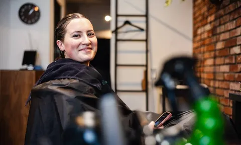 Vì sao khách ngoại đổ xô đến Nhật Bản cắt tóc?