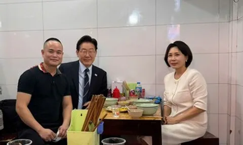 Chủ quán phở Hà Nội kể 25 phút hồi hộp đón Tổng thống Hàn Quốc và phu nhân