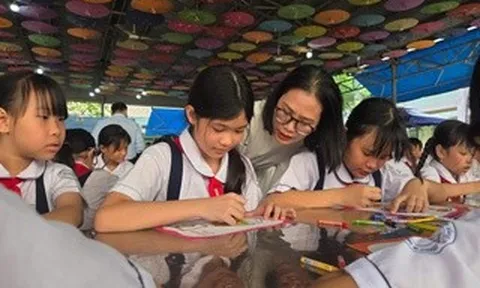 "Mở sách - Mở tương lai" đến học sinh tiểu học TPHCM