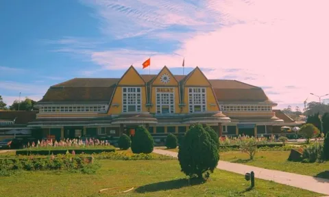 Bán thẻ 2,5 triệu đồng tham quan ga Đà Lạt 100 lần