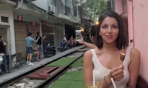 Báo ngoại nói phố cà phê đường tàu Hà Nội hút khách 'ngoài dự tính'