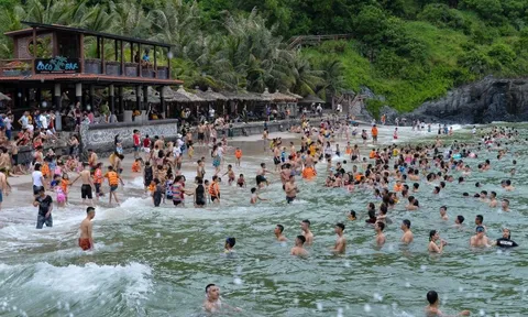 Hòn đảo nổi tiếng ở Việt Nam liên tục gây bất ngờ trên báo ngoại