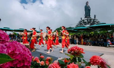 Lễ hội nghệ nhân tạo hình trái cây lần đầu xuất hiện tại núi Bà Đen