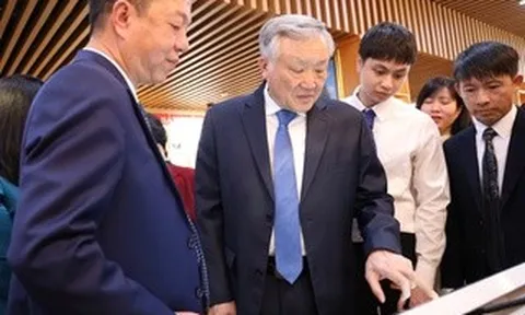 Số hóa di sản Hồ Chí Minh