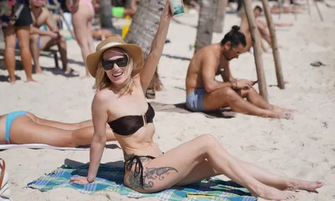 Cấm du khách mặc bikini trên hòn đảo nổi tiếng thế giới