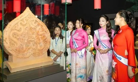 Thí sinh Hoa hậu Văn hoá Thế giới 2026 tham quan Nhà Quốc hội