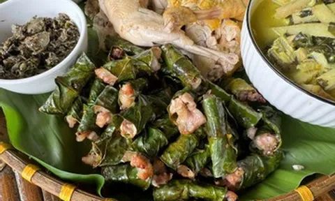 Lá bưởi cuốn thịt nướng than hồng, đặc sản lạ ở Phú Thọ khiến thực khách tò mò