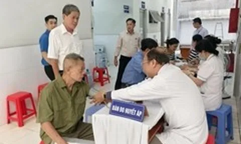 Phường Phú Thọ Hòa phát động cao điểm 100 ngày khám sức khỏe toàn dân miễn phí