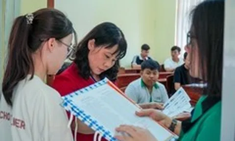 Thí sinh Cà Mau đạt điểm 10 toán bị tố dùng điện thoại: Sở nói chưa ghi nhận bất thường