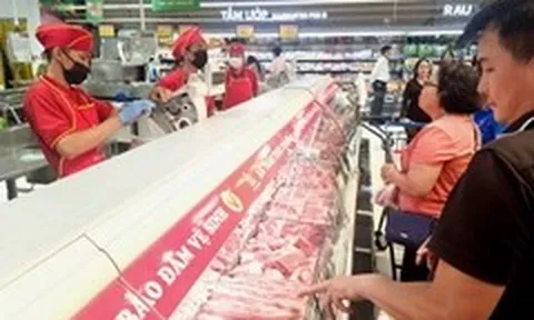 Giá bán lẻ thịt heo giảm, siêu thị tăng khuyến mãi nhưng sức mua vẫn không cao