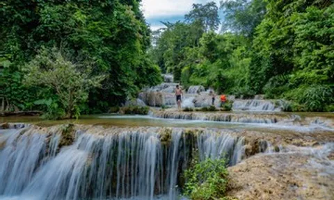 4 thác nước tự nhiên gần Hà Nội, khách vui chơi 'thả ga' với giá bình dân