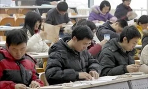 Công cụ kiểm tra AI liên tục 'bắt nhầm', sinh viên Trung Quốc điêu đứng mùa tốt nghiệp