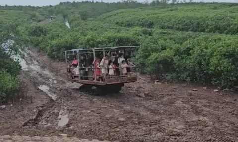 Biển vô cực Hưng Yên 'vỡ trận' cuối tuần
