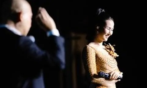 Cười xỉu với màn hát tiếng Quảng 'Quê hương tuổi thơ tôi' của Võ Hạ Trâm