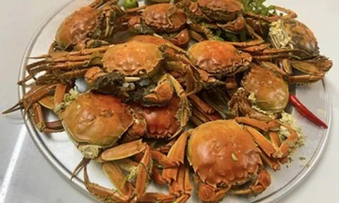 Đặc sản nào ở Việt Nam có '10 chân' và 2 lớp da, khách có tiền cũng khó mua?