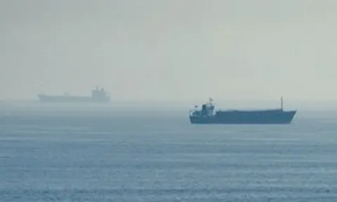 Trung Đông tối 31-7: Iran tuyên bố tấn công 2 tàu chở dầu được Mỹ 'hộ tống từ trên không'