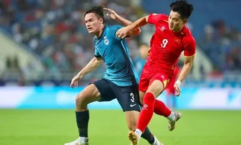 Việt Nam - Singapore (hiệp 1) 0-0: Hoàng Đức sút trúng xà ngang