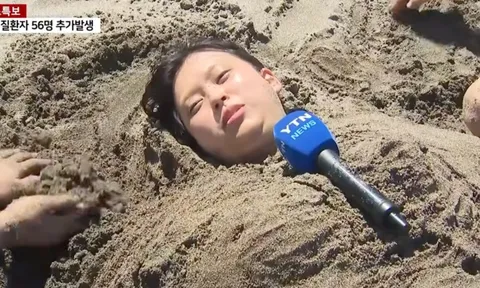Đang đắp cát ở Jeju, du khách bất ngờ lên sóng truyền hình Hàn Quốc